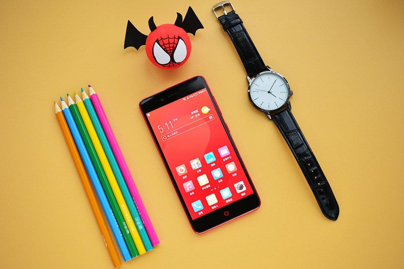 <em></em>​炫红出彩 努比亚Z17mini红色版图赏(1/10)