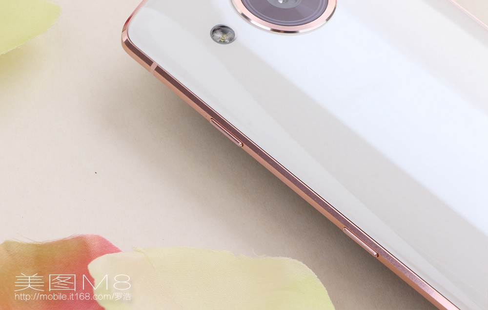 人工智能自拍 美图M8月光白开箱图赏(18/19)