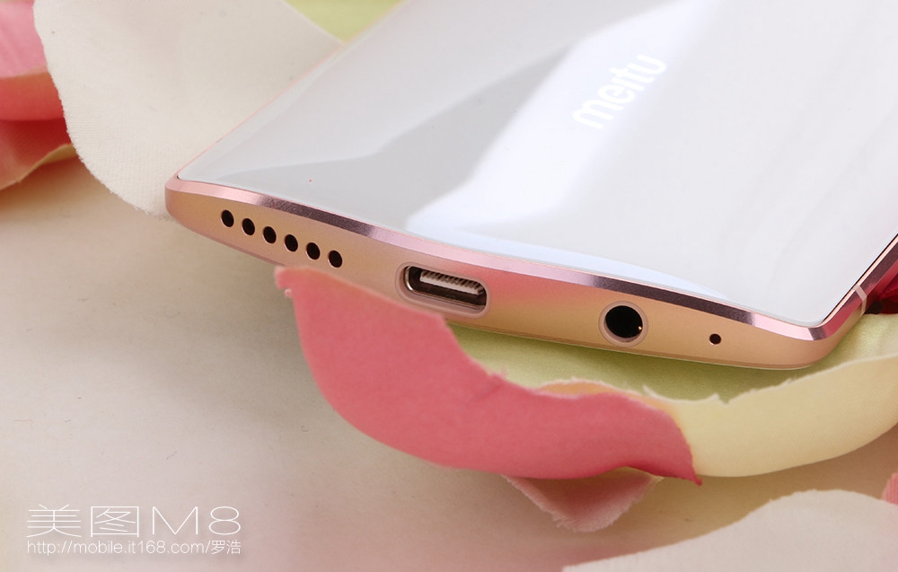 人工智能自拍 美图M8月光白开箱图赏(7/19)