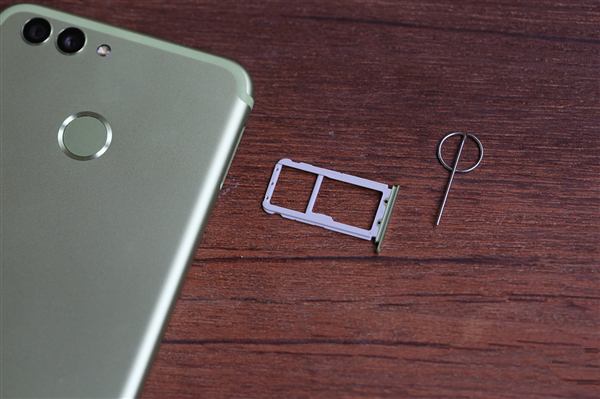 华为nova2和oppor9s那个好？华为nova2与oppor9s区别对比评测