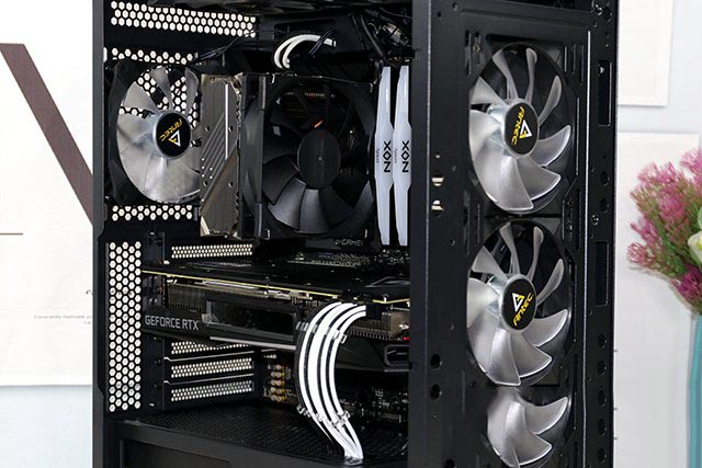 618抄底攒机好时节,i7 9700K+RTX2060S先马易大师机箱装机作业!