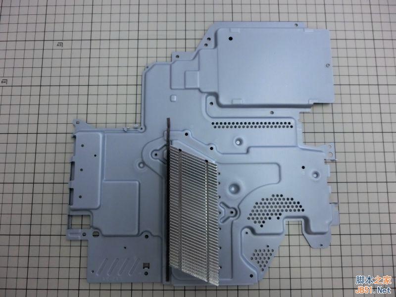 新版PS4完全拆解:偷工减料or工艺升级?