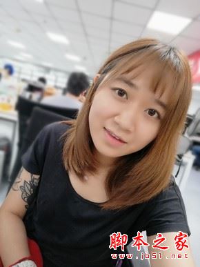 背景虚化自拍（左：HUAWEI nova 2）