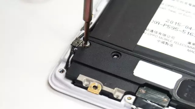 OPPO R7真机拆解：难度大/做工细/用料足