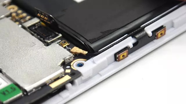 OPPO R7真机拆解：难度大/做工细/用料足