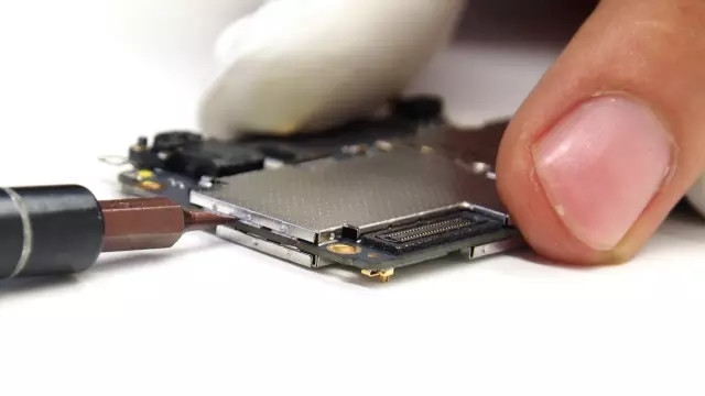 OPPO R7真机拆解：难度大/做工细/用料足