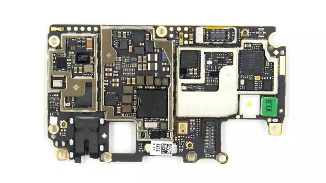 OPPO R7真机拆解：难度大/做工细/用料足
