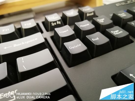 OPPOR11和华为Nova2 plus哪个值得买?HUAWEI nova2 Plus全面对比OPPO R11