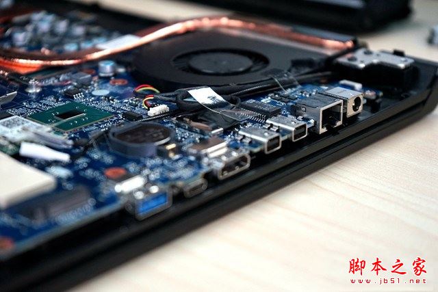 雷神911SE内部做工怎么样?雷神911SE笔记本拆机图解评测