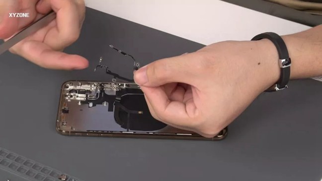 iPhone XS Max内部做工怎么样?苹果XS MAX拆解图解评测