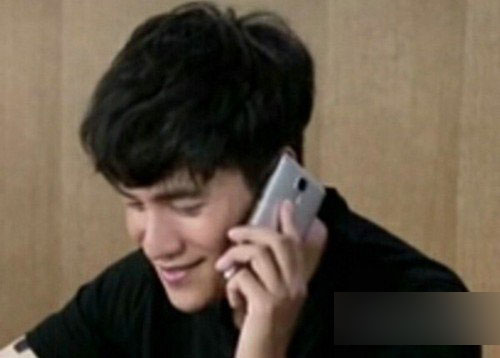 华为荣耀7真机初现 指纹识别/金属机身第2张图