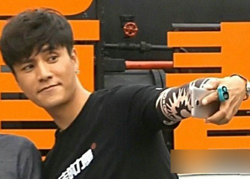 华为荣耀7真机初现 指纹识别/金属机身第3张图