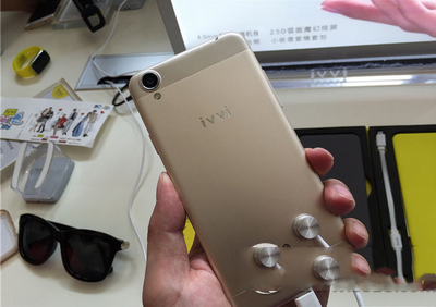 酷派小i手机多少钱 酷派小i手机价格3