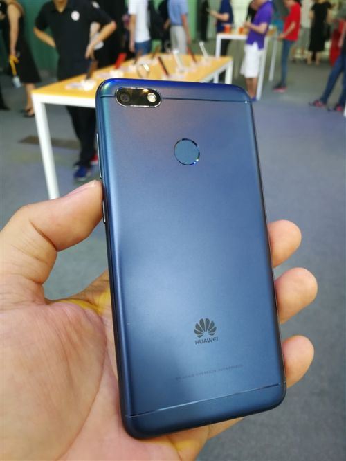 华为畅享7哪个颜色最好看?华为畅享7真机五色对比图赏