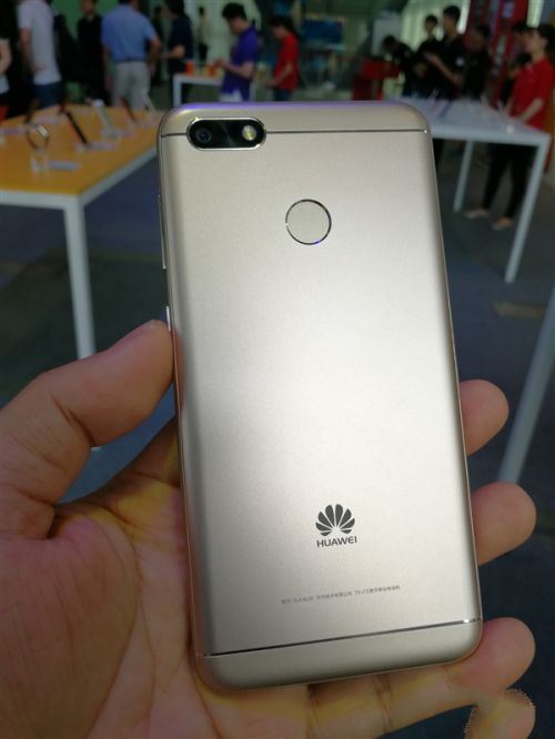 华为畅享7哪个颜色最好看?华为畅享7真机五色对比图赏