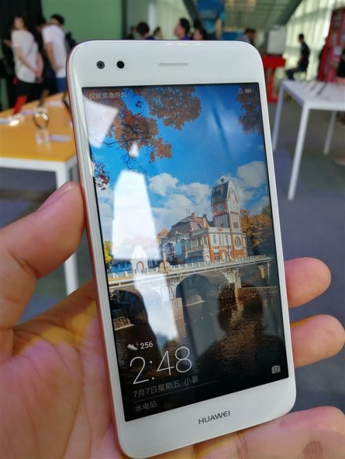 华为畅享7哪个颜色最好看?华为畅享7真机五色对比图赏