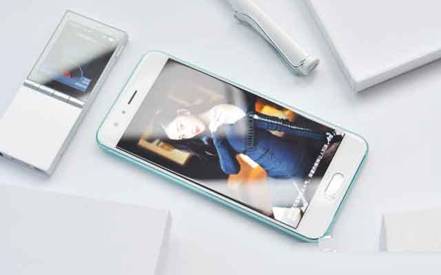 荣耀9知更鸟蓝和普通版哪个好？华为荣耀9知更鸟蓝真机图赏