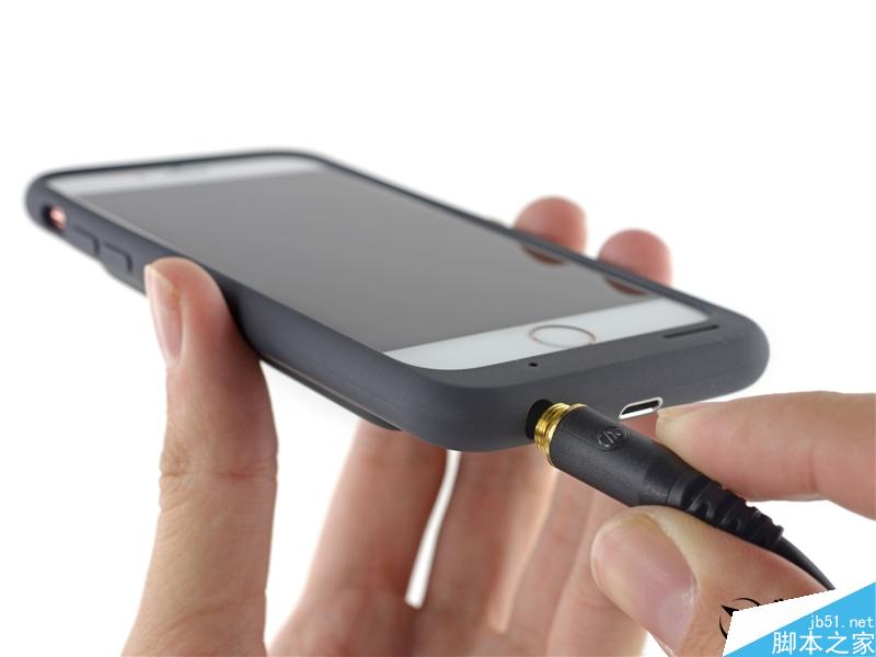 iPhone 6S充电保护壳拆解:乔布斯死不瞑目!