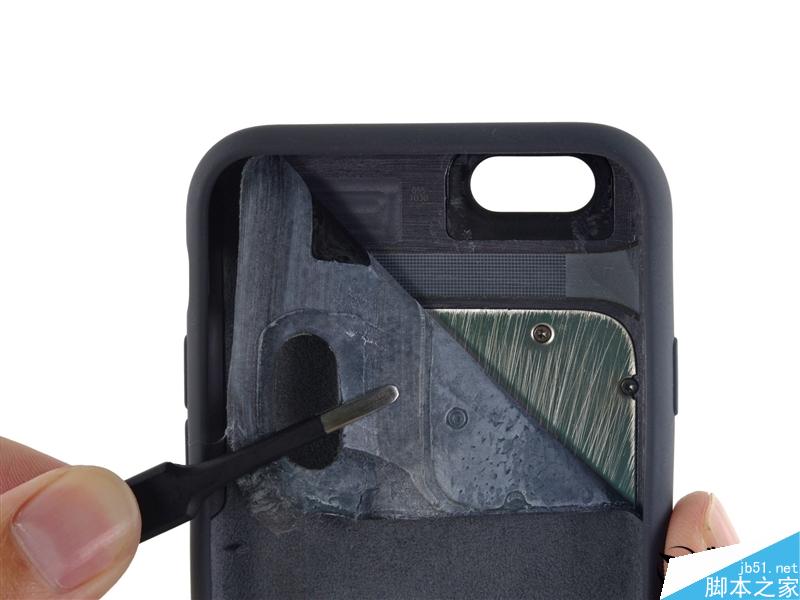 iPhone 6S充电保护壳拆解:乔布斯死不瞑目!