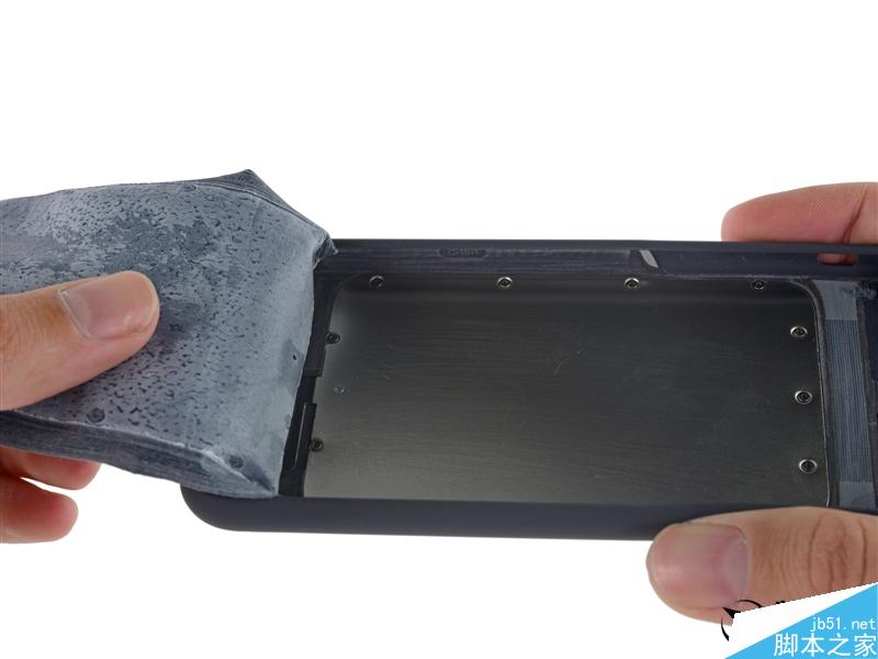 iPhone 6S充电保护壳拆解:乔布斯死不瞑目!