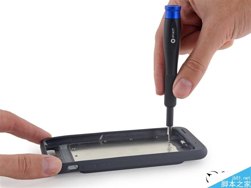 iPhone 6S充电保护壳拆解:乔布斯死不瞑目!