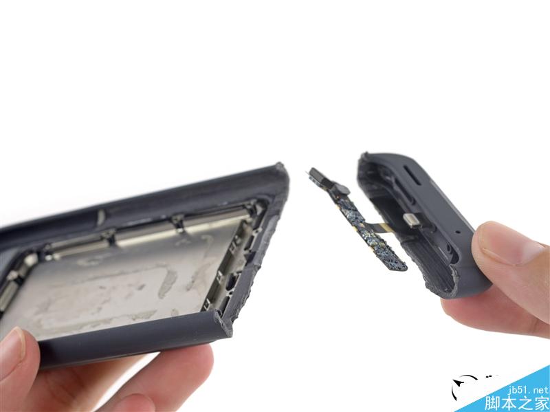 iPhone 6S充电保护壳拆解:乔布斯死不瞑目!