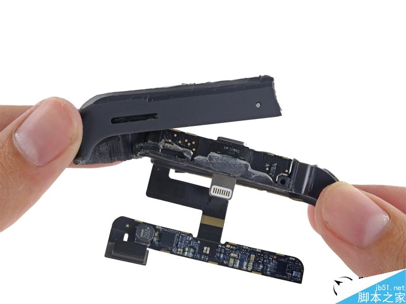 iPhone 6S充电保护壳拆解:乔布斯死不瞑目!