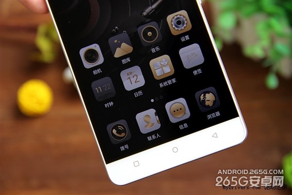 6020毫安！金立M5图赏：全球第一电量手机