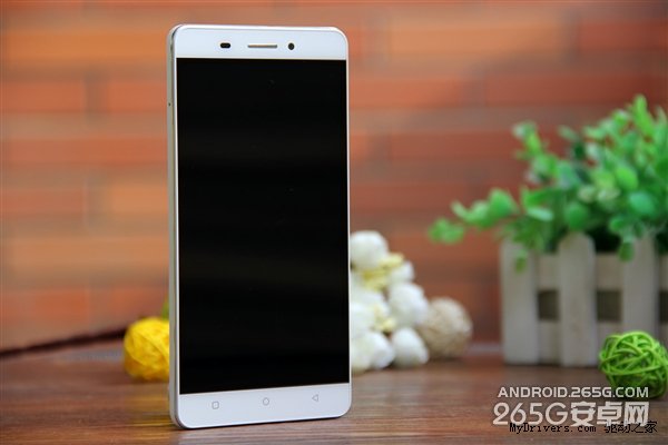 6020毫安！金立M5图赏：全球第一电量手机