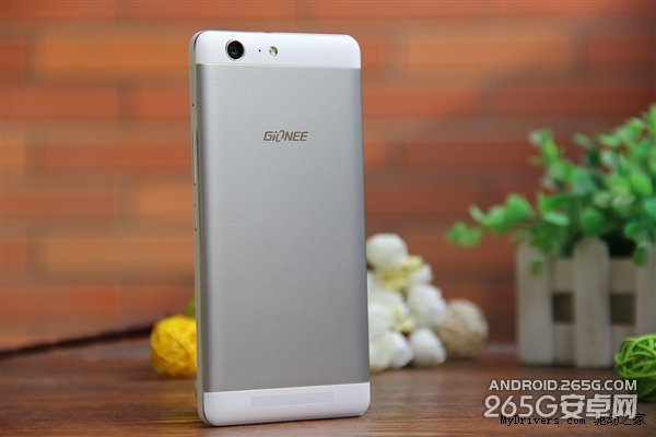 6020毫安！金立M5图赏：全球第一电量手机