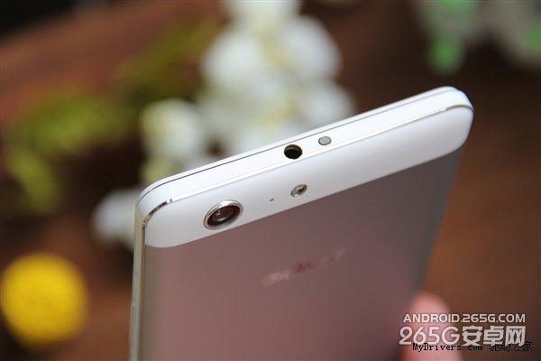 6020毫安！金立M5图赏：全球第一电量手机