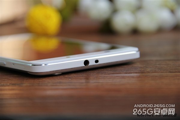 6020毫安！金立M5图赏：全球第一电量手机