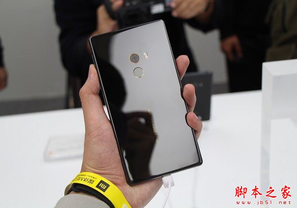 小米MIX2和小米MIX哪个值得买？小米MIX与小米MIX2区别对比详细评测