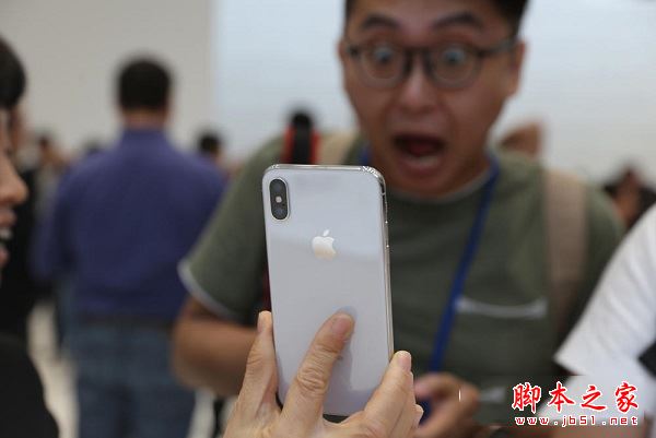 iPhone X和iPhone 8 Plus哪个好？iPhoneX和8 Plus区别对比