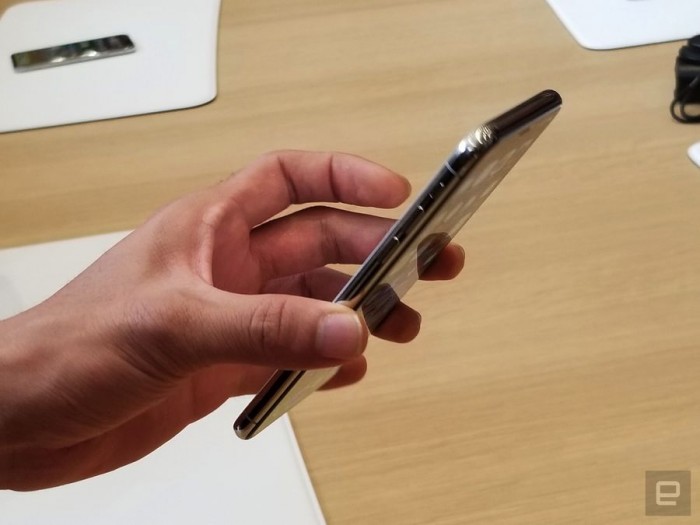 iPhone X好看吗？苹果iPhone X真机上手图赏