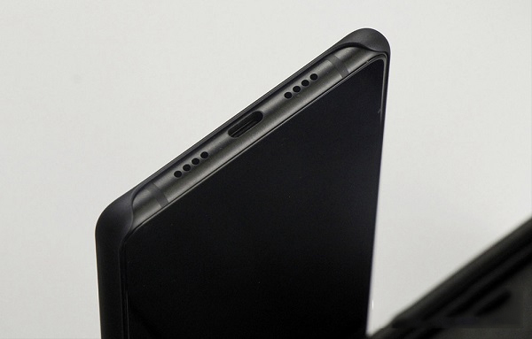 iPhone8和小米MIX2哪个好？小米MIX2和iPhone8区别对比详细评测