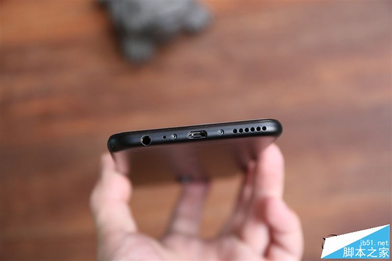 HUAWEI 麦芒6首发评测：华为第一款全面屏+4镜头手机