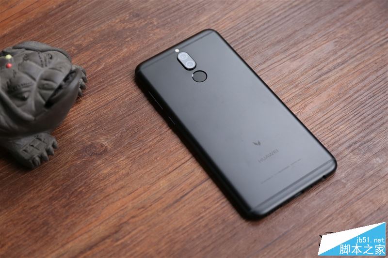 HUAWEI 麦芒6首发评测：华为第一款全面屏+4镜头手机