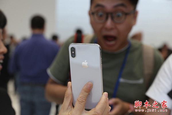 小米MIX2和iphoneX哪个值得买？小米MIX2和iphoneX区别对比详细评测