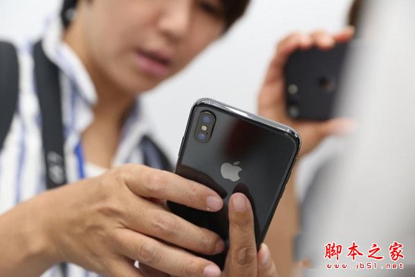 小米MIX2和iphoneX哪个值得买？小米MIX2和iphoneX区别对比详细评测