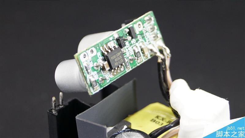 24W双协议!乐视最新快充充电器拆解、评测