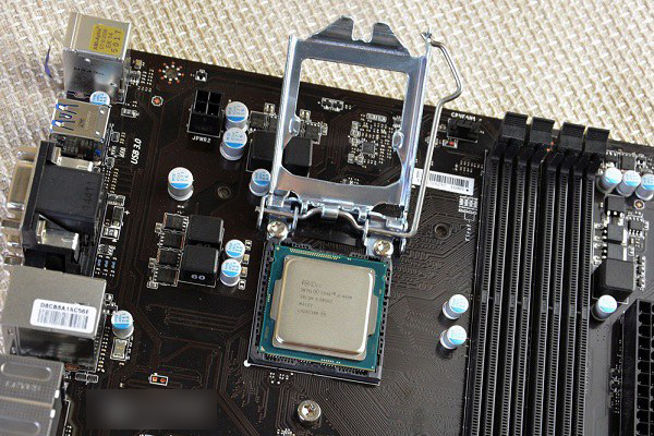 2015组装电脑教程:i5-4690/GTX770高端DIY装机教程