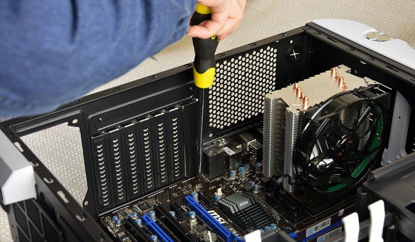 2015组装电脑教程:AMD八核独显DIY电脑装机教程