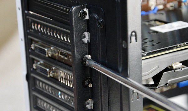 2015组装电脑教程:AMD八核独显DIY电脑装机教程