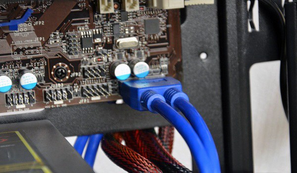 2015组装电脑教程:AMD八核独显DIY电脑装机教程