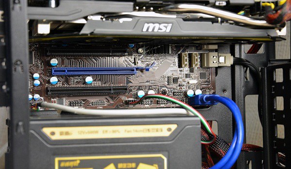 2015组装电脑教程:AMD八核独显DIY电脑装机教程