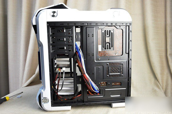 2015组装电脑教程:AMD八核独显DIY电脑装机教程