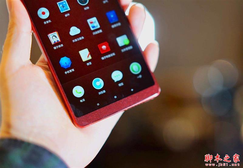 不割手了！坚果Pro 2评测：2000档最值全面屏手机