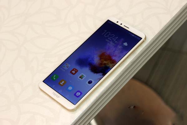 坚果Pro2和荣耀畅玩7X哪个好？荣耀7X与坚果Pro2区别对比