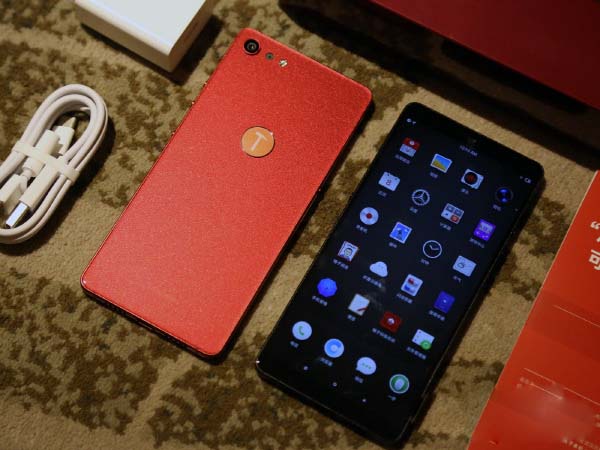 坚果Pro2和荣耀畅玩7X哪个好？荣耀7X与坚果Pro2区别对比